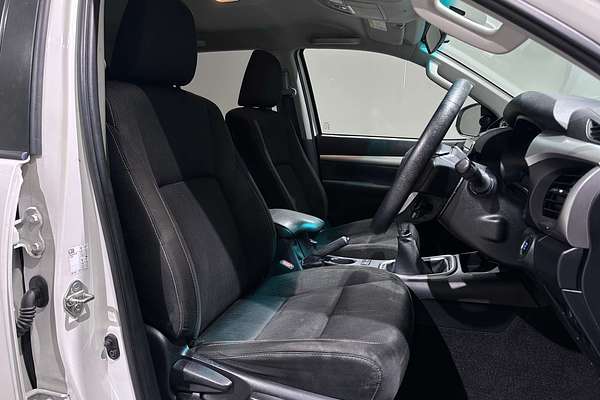 2022 Toyota Hilux SR5 GUN126R 4X4