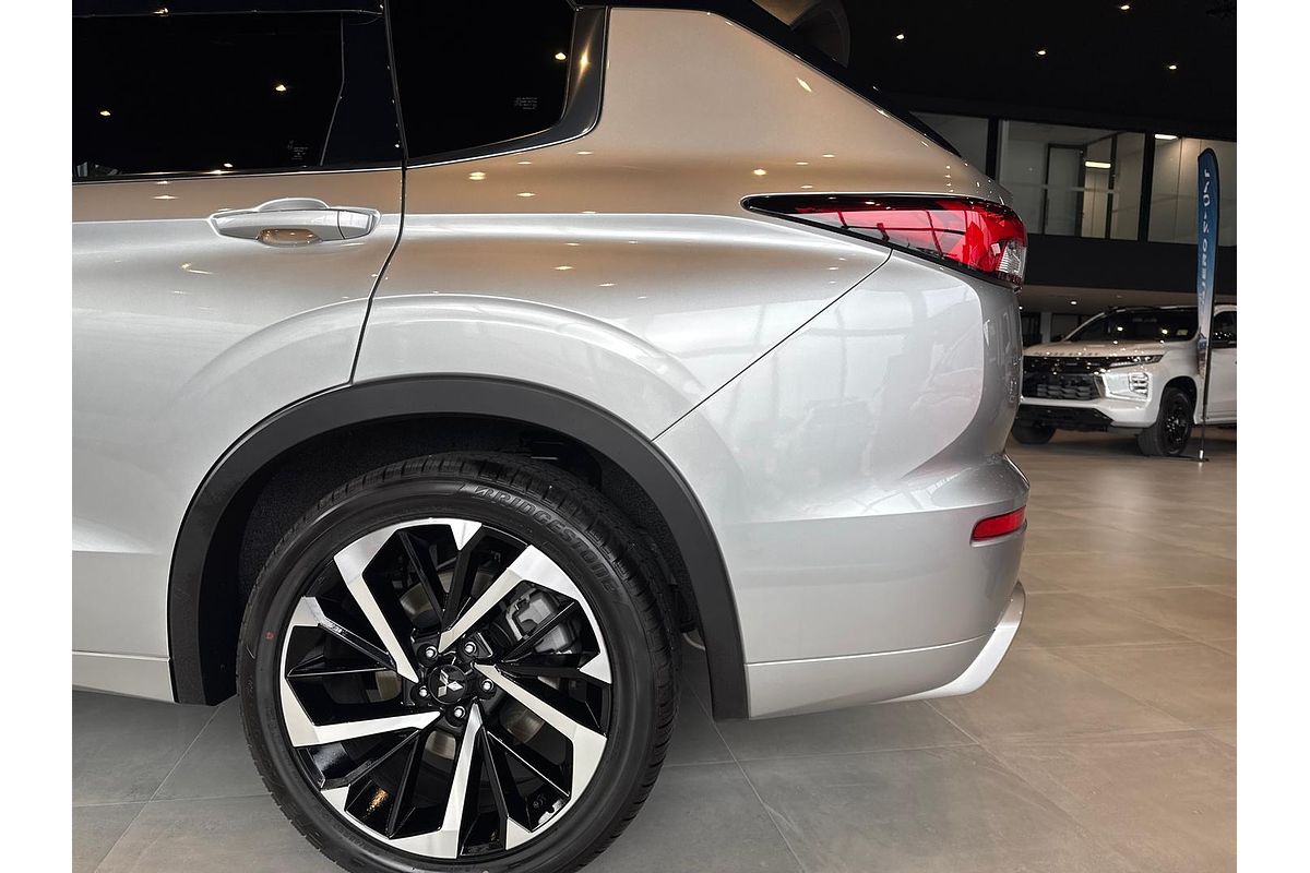 2024 Mitsubishi Outlander Exceed Tourer ZM