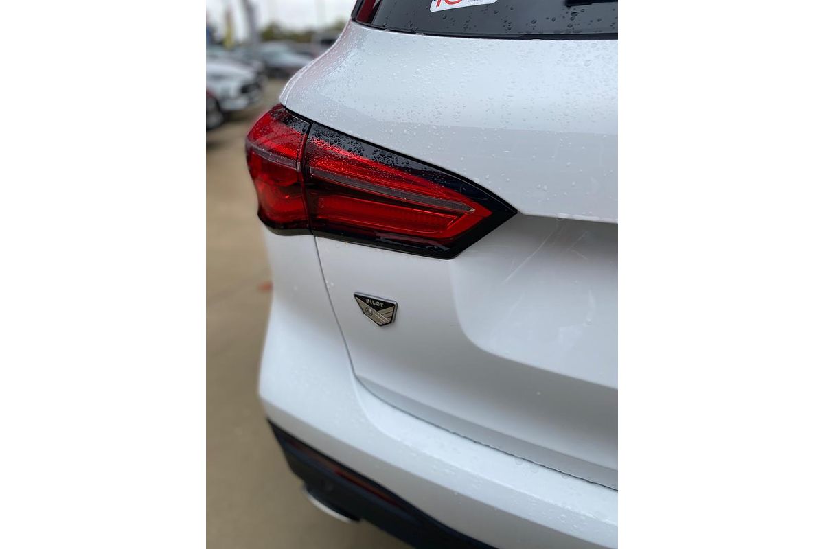 2024 MG HS Excite SAS23