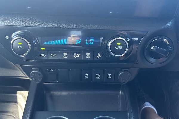 2020 Toyota Hilux SR5 GUN126R 4X4