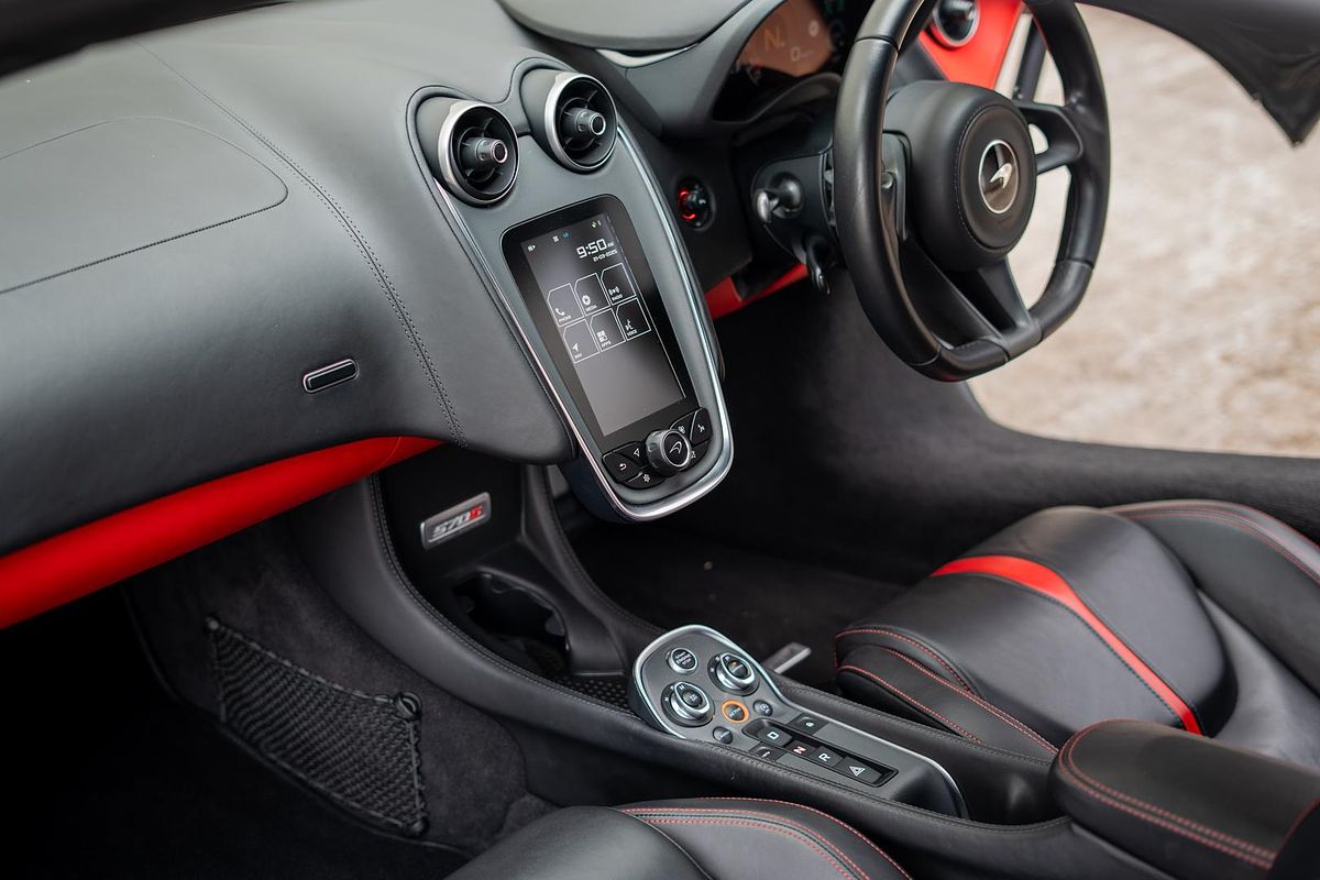 2019 McLaren 570S P13
