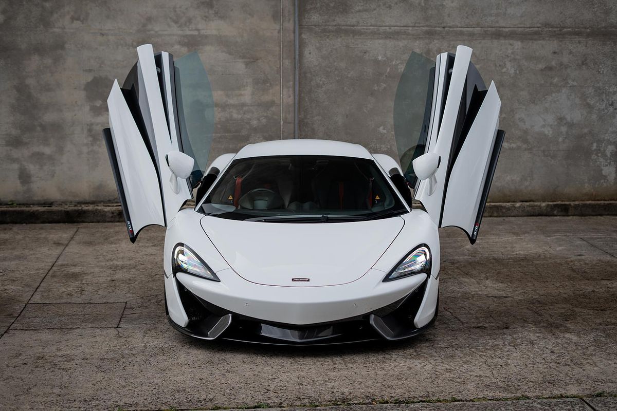 2019 McLaren 570S P13