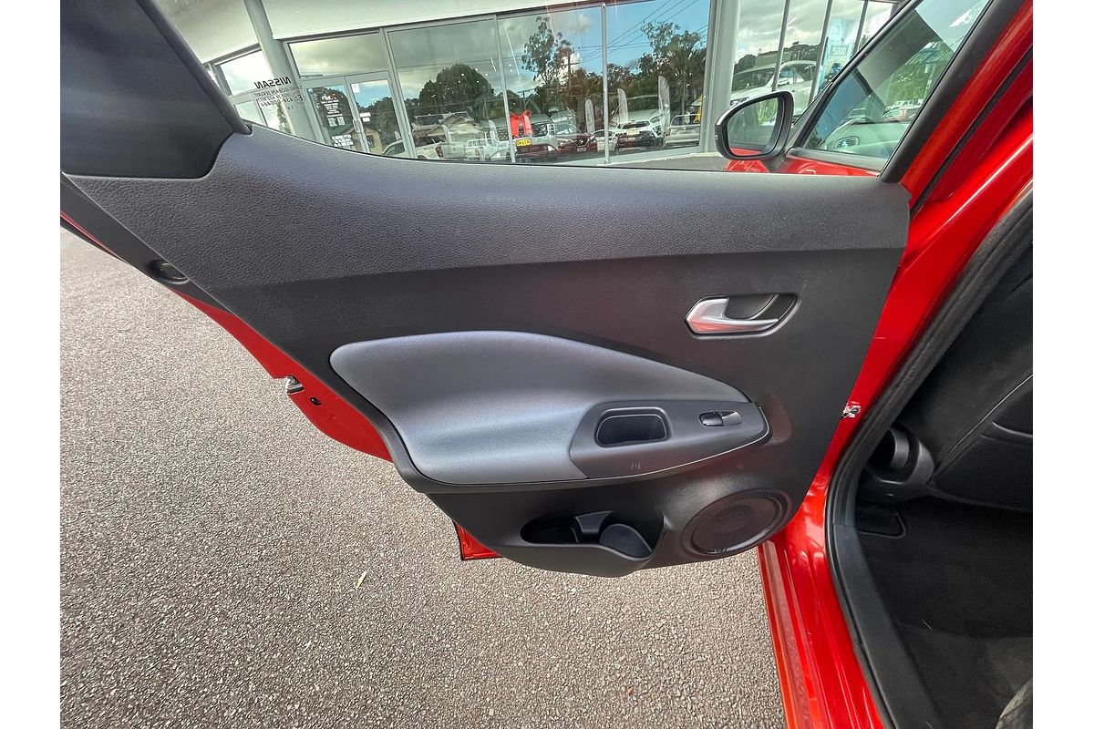 2020 Nissan JUKE ST-L F16