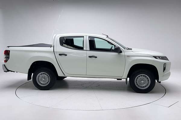 2021 Mitsubishi Triton GLX MR 4X4