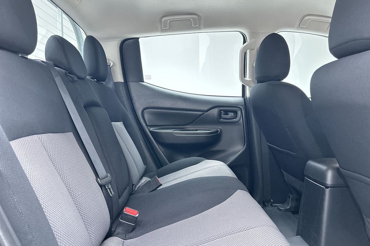 2021 Mitsubishi Triton GLX MR 4X4