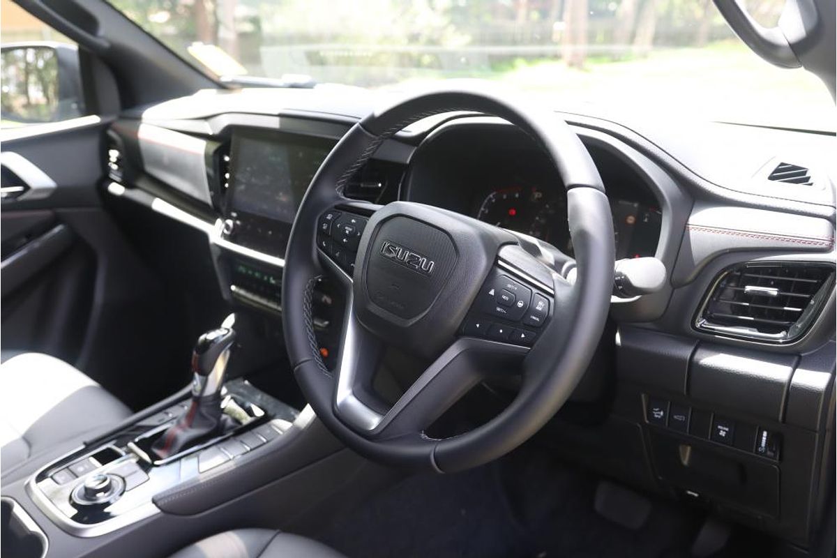 2024 Isuzu MU-X X-TERRAIN