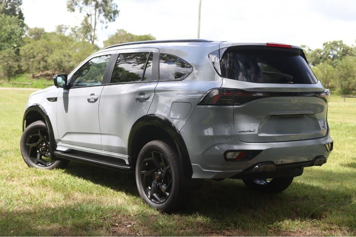 2024 Isuzu MU-X X-TERRAIN