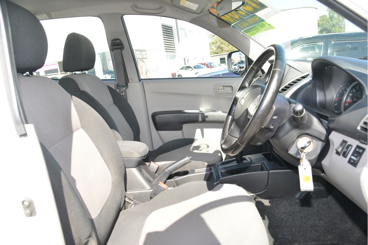 2011 Mitsubishi Triton GL-R MN Rear Wheel Drive