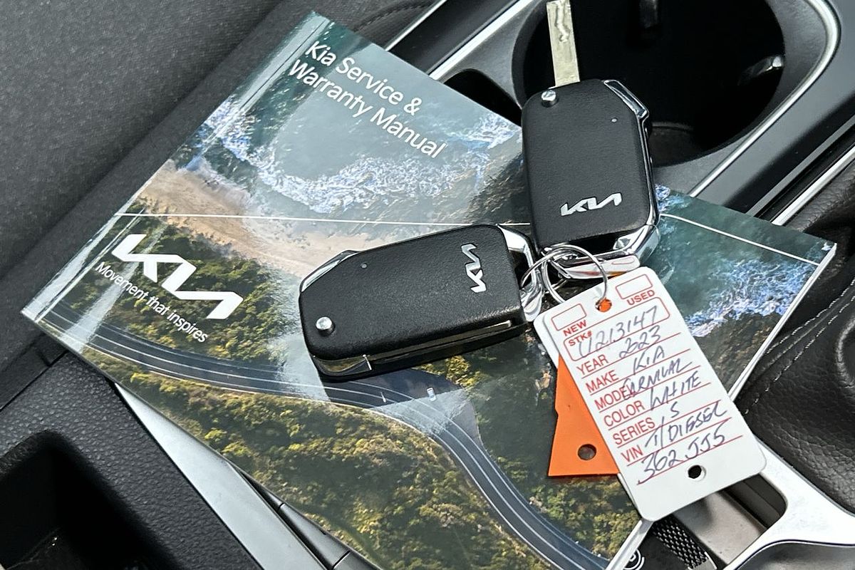 2023 Kia Carnival S KA4