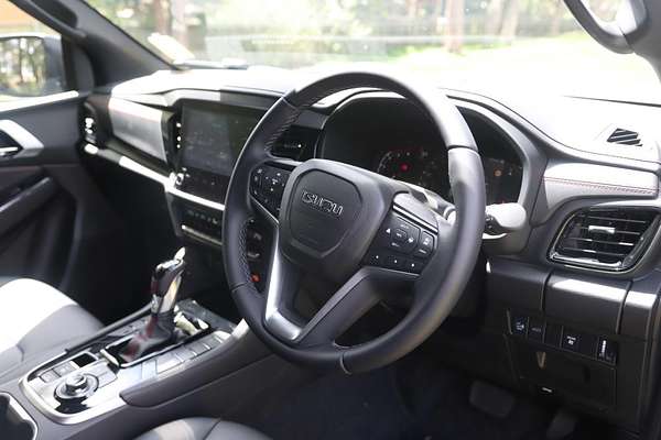 2024 Isuzu MU-X X-TERRAIN