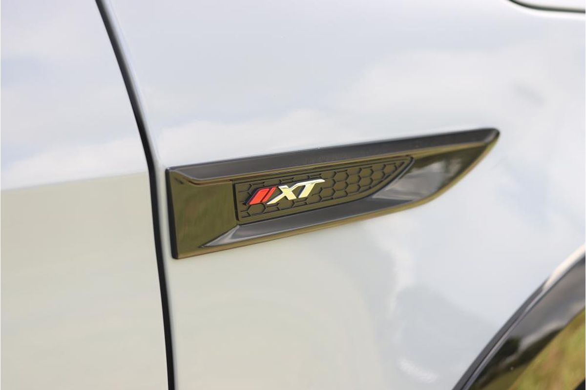 2024 Isuzu MU-X X-TERRAIN