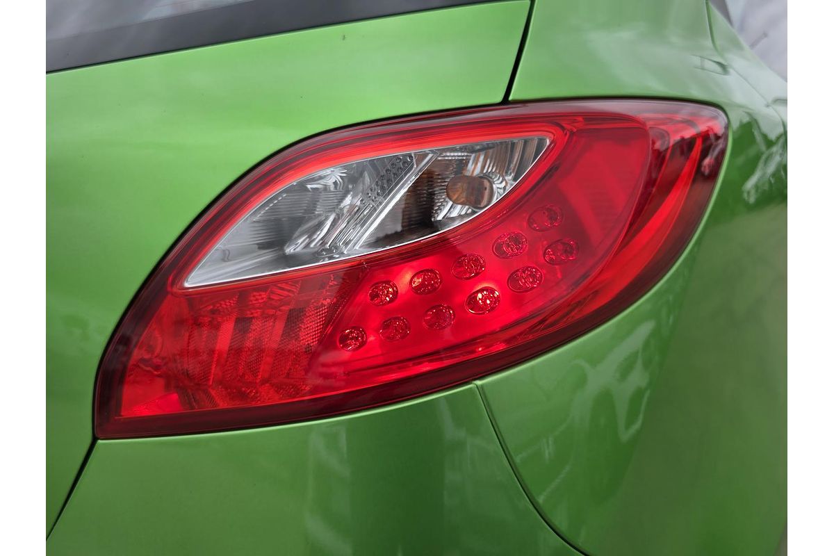 2011 Mazda 2 Maxx DE Series 1