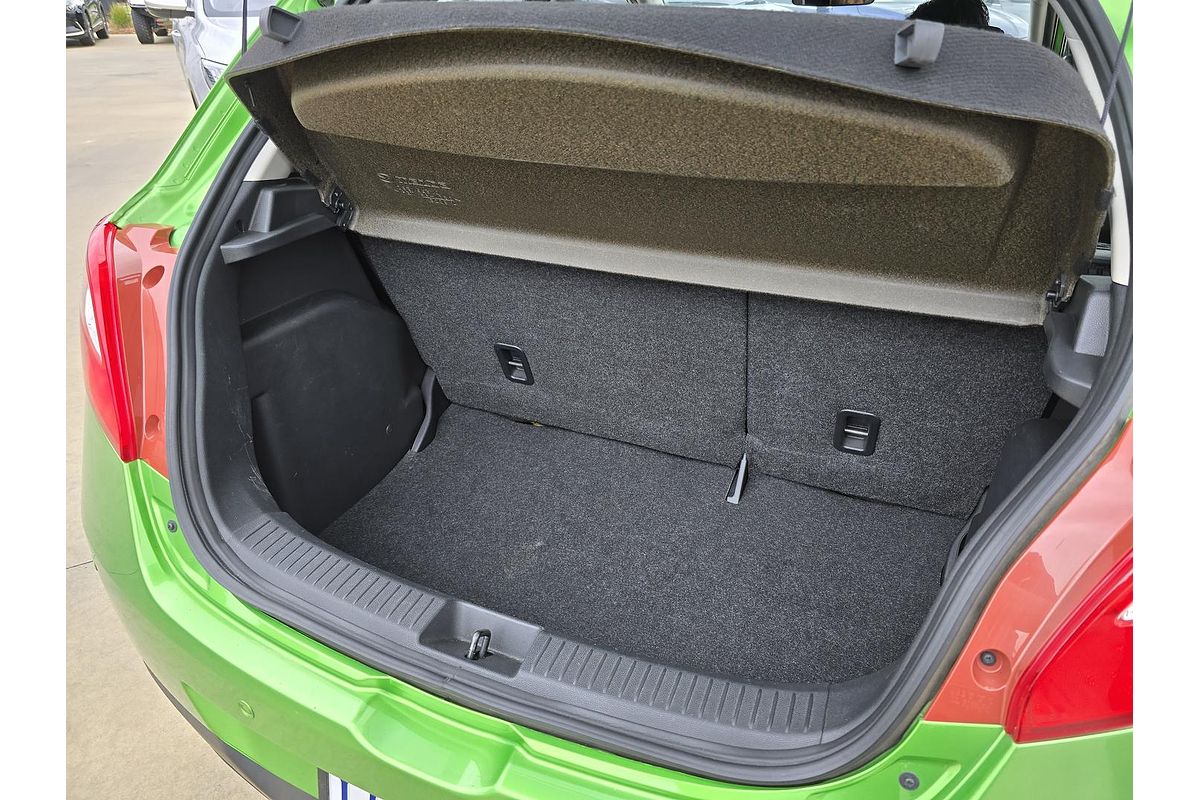 2011 Mazda 2 Maxx DE Series 1
