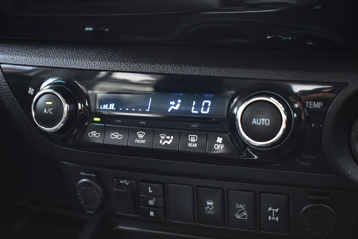 2017 Toyota Hilux SR5 GUN126R 4X4