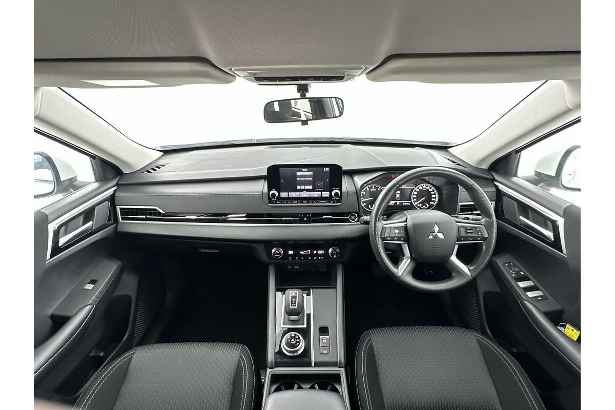 2023 Mitsubishi Outlander ES ZM