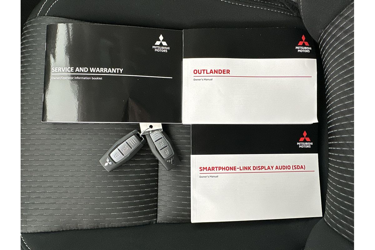 2023 Mitsubishi Outlander ES ZM