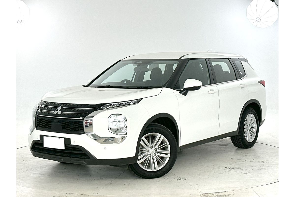 2023 Mitsubishi Outlander ES ZM