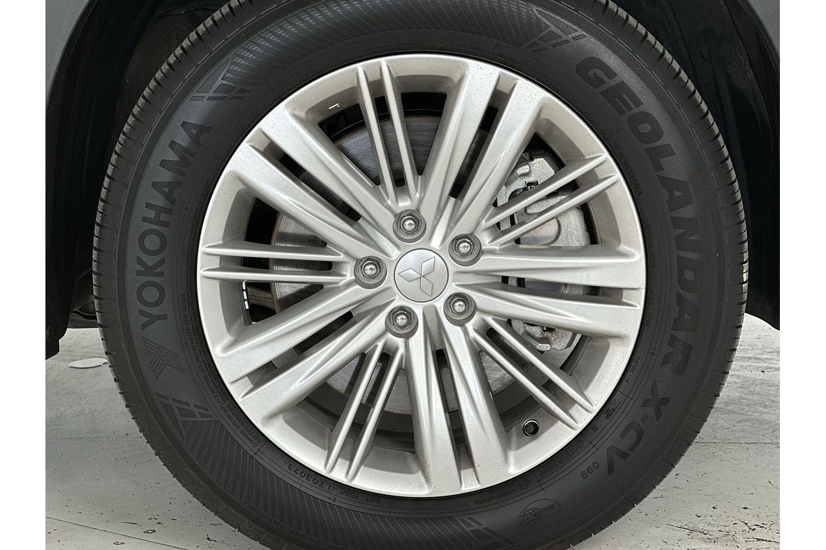 2023 Mitsubishi Outlander ES ZM