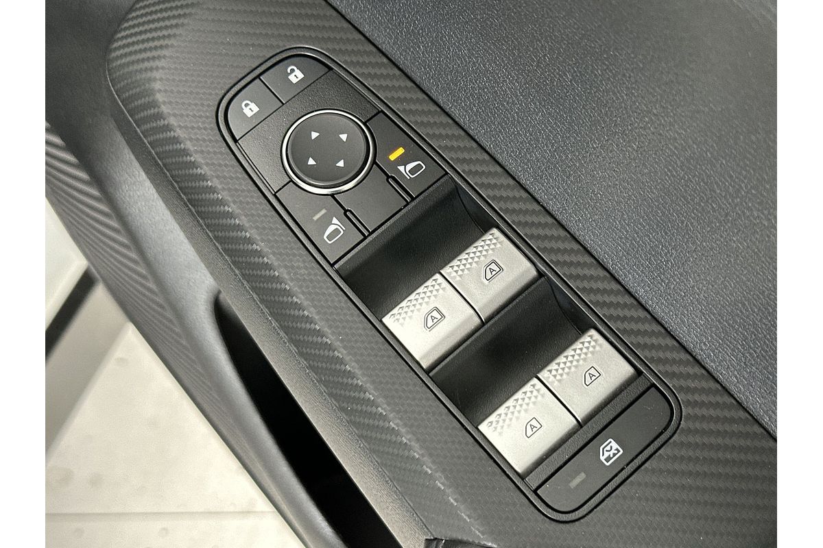 2023 Mitsubishi Outlander ES ZM