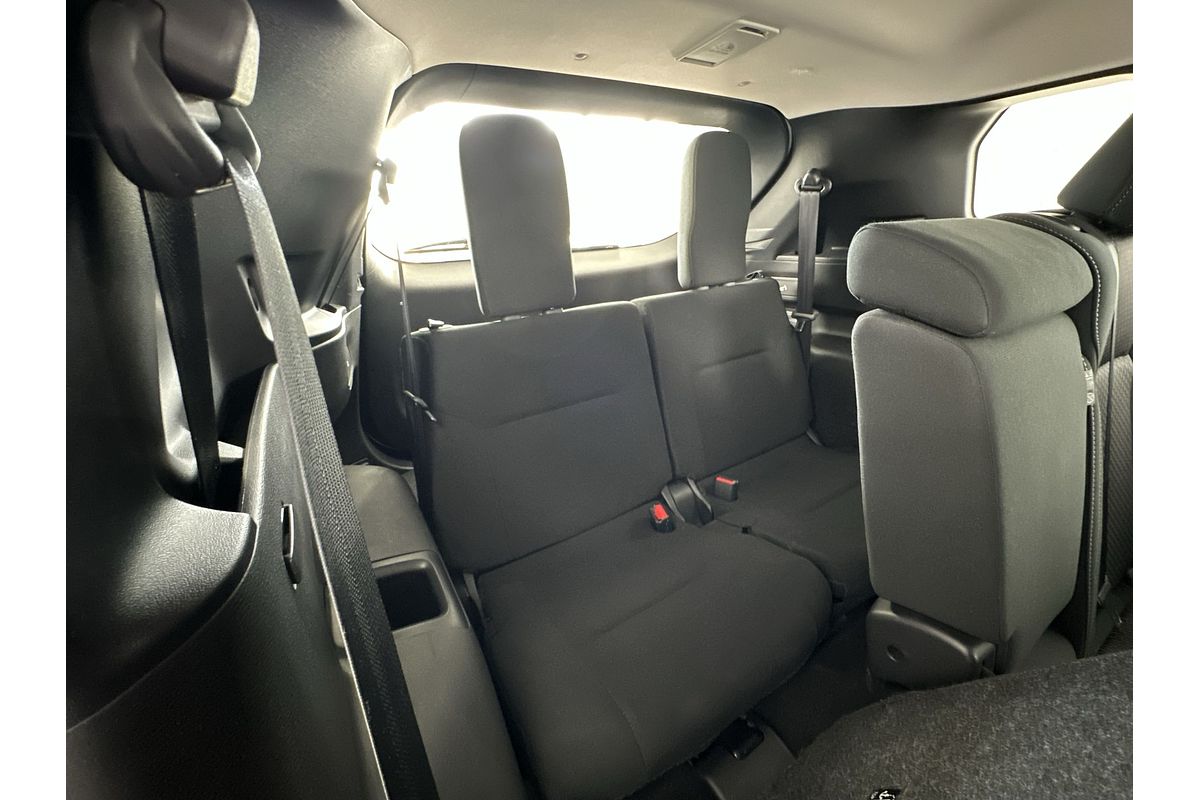 2023 Mitsubishi Outlander ES ZM