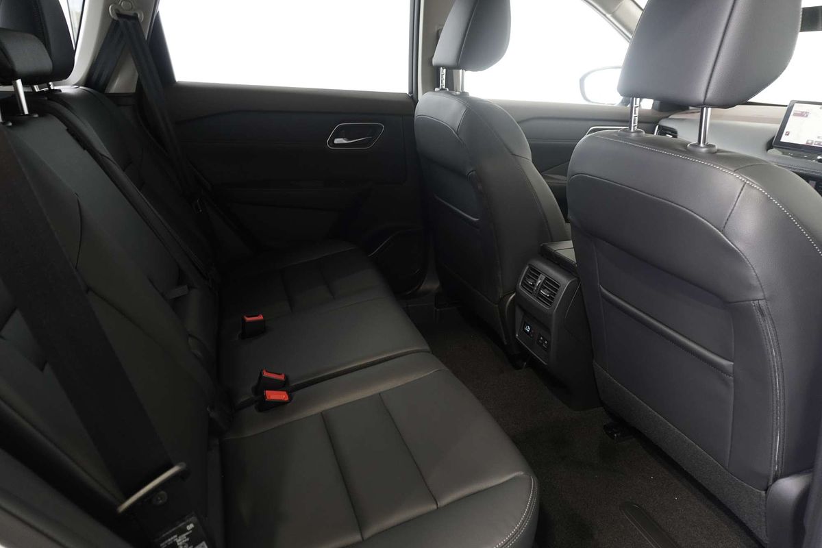 2025 Nissan X-TRAIL Ti T33