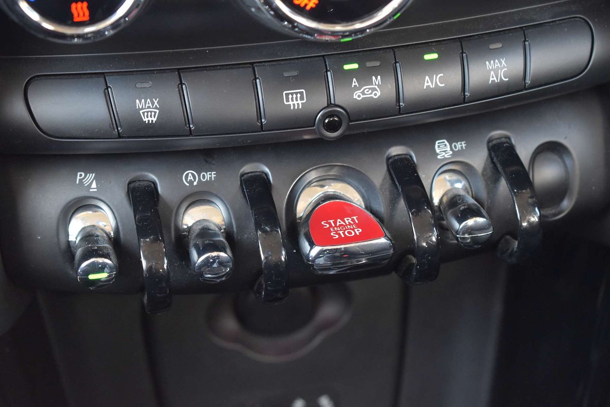 2016 MINI Hatch Cooper F55
