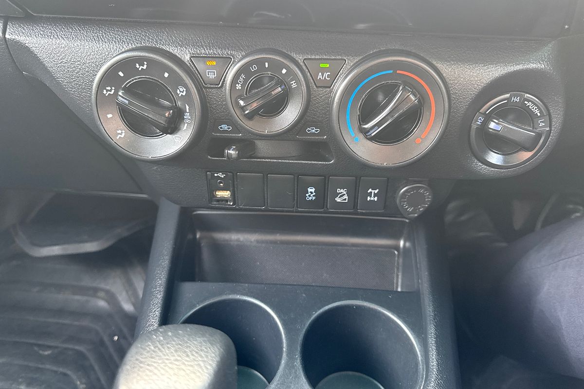 2020 Toyota Hilux SR GUN126R 4X4