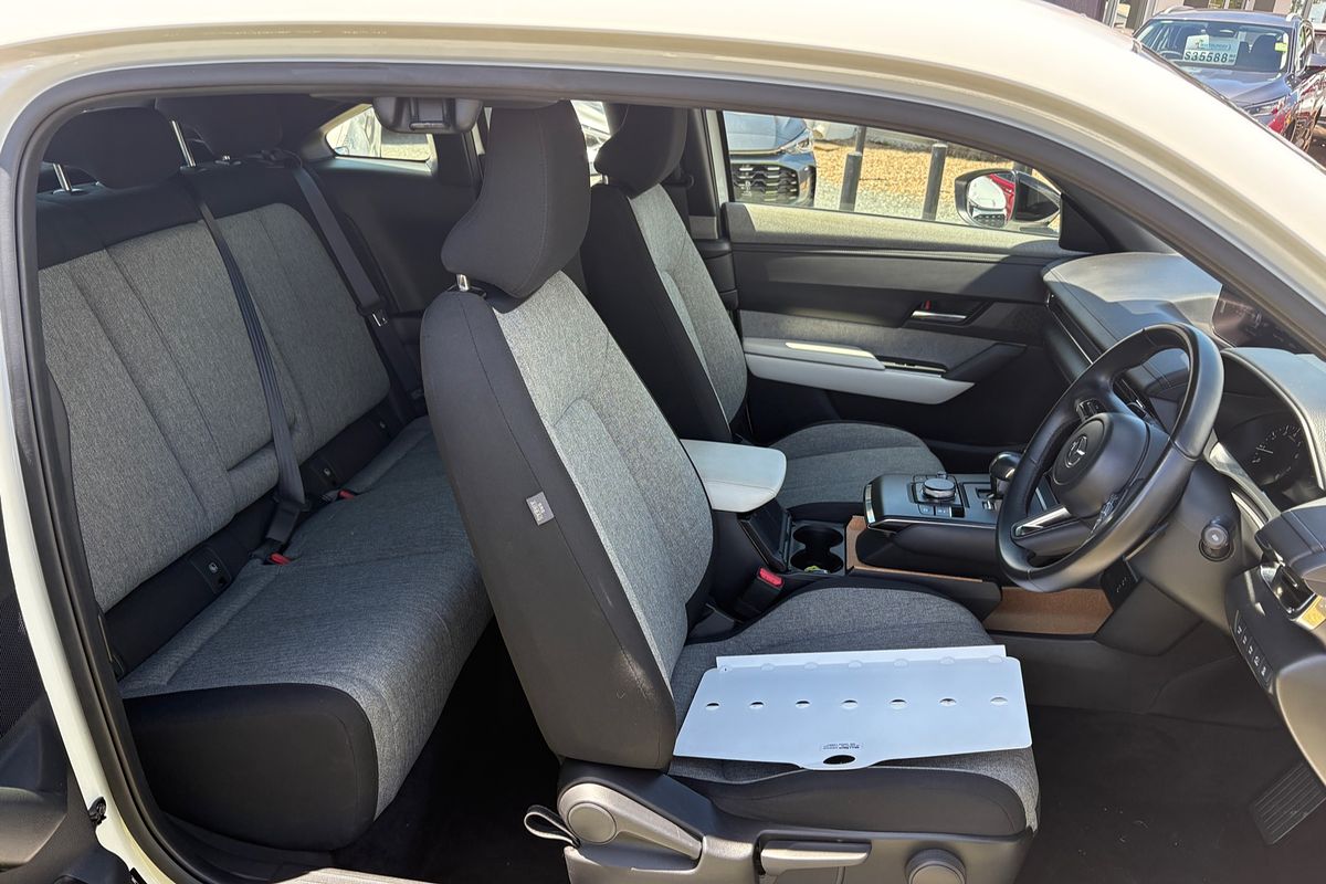 2023 Mazda MX-30 G20e Evolve DR Series