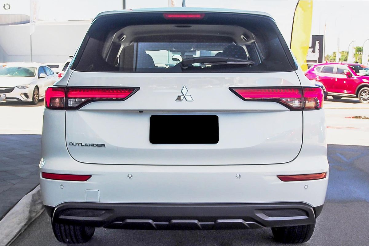 2024 Mitsubishi Outlander ES ZM
