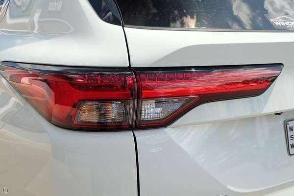 2025 Mitsubishi Outlander PHEV Exceed ZM