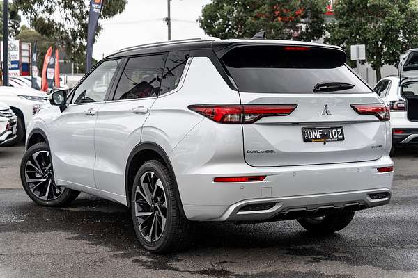 2025 Mitsubishi Outlander Exceed Tourer ZM
