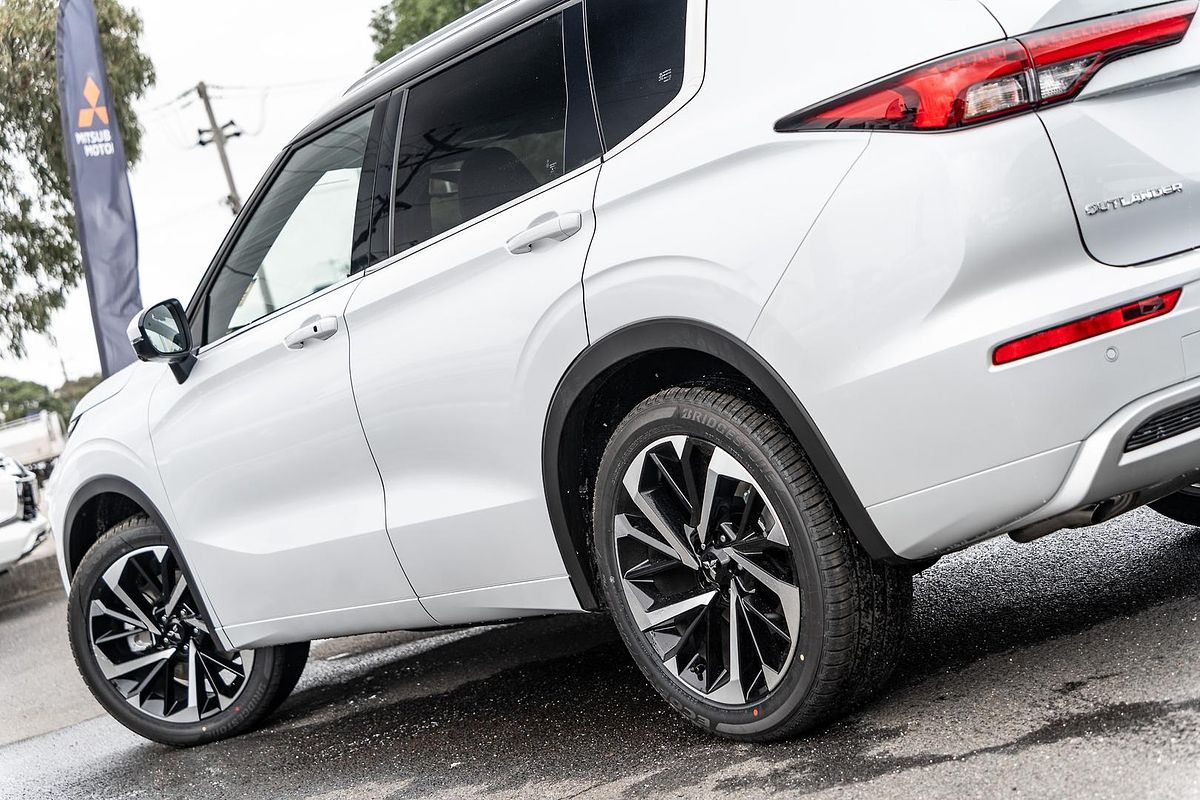 2025 Mitsubishi Outlander Exceed Tourer ZM