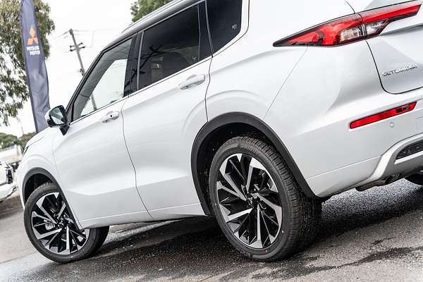 2025 Mitsubishi Outlander Exceed Tourer ZM