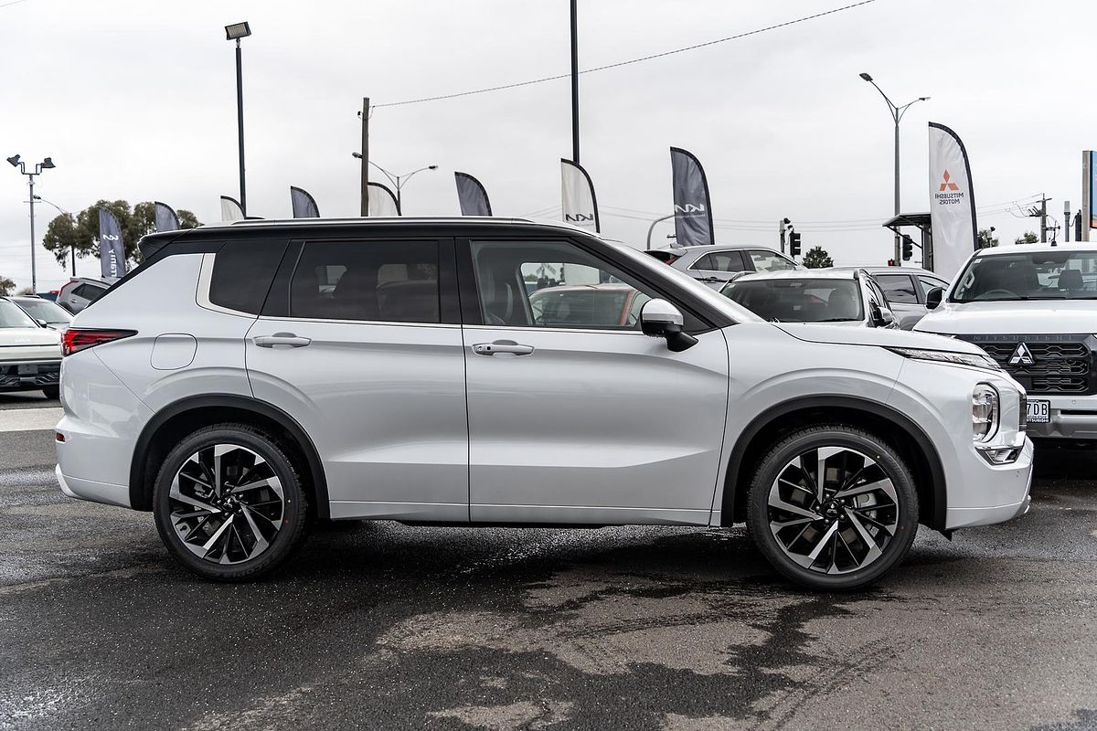 2025 Mitsubishi Outlander Exceed Tourer ZM