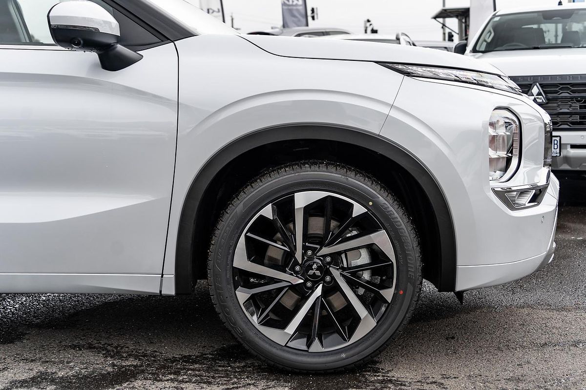 2025 Mitsubishi Outlander Exceed Tourer ZM