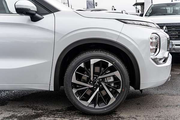 2025 Mitsubishi Outlander Exceed Tourer ZM