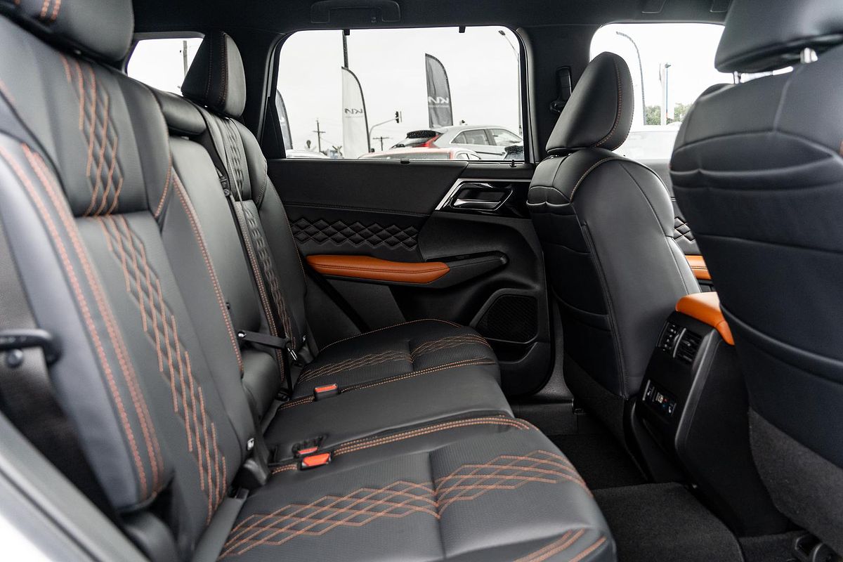2025 Mitsubishi Outlander Exceed Tourer ZM