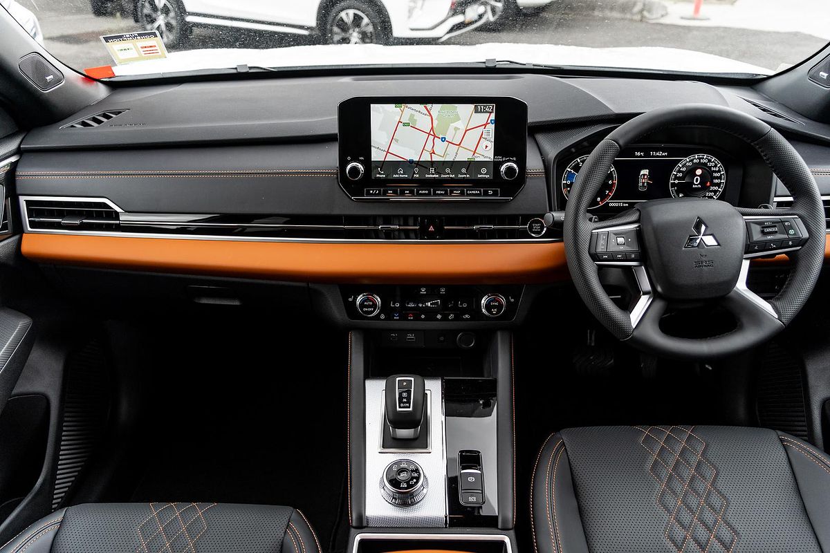 2025 Mitsubishi Outlander Exceed Tourer ZM