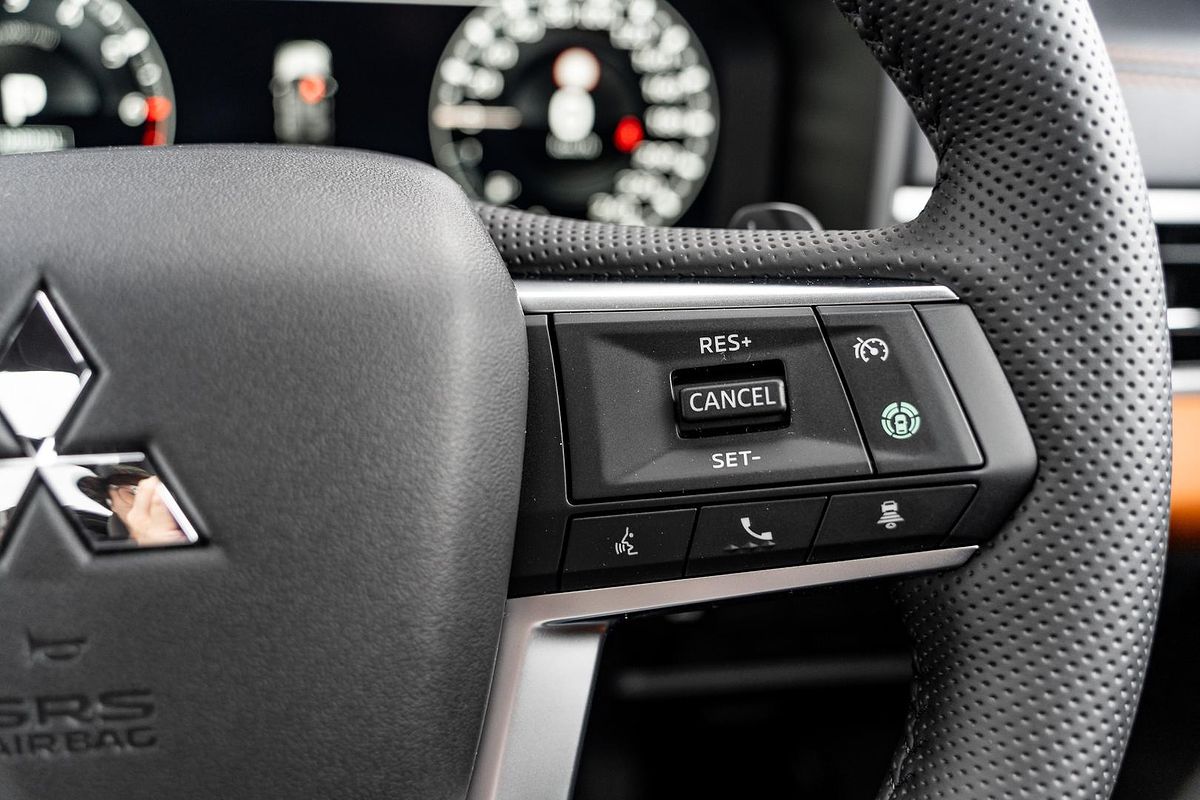 2025 Mitsubishi Outlander Exceed Tourer ZM