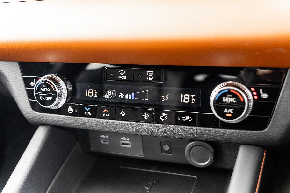 2025 Mitsubishi Outlander Exceed Tourer ZM