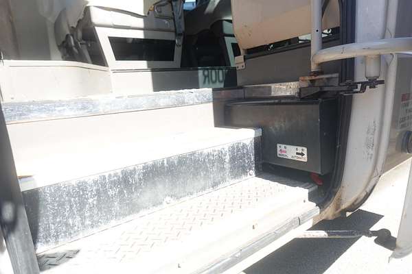 2002 Mitsubishi ROSA BUS BE649 Base