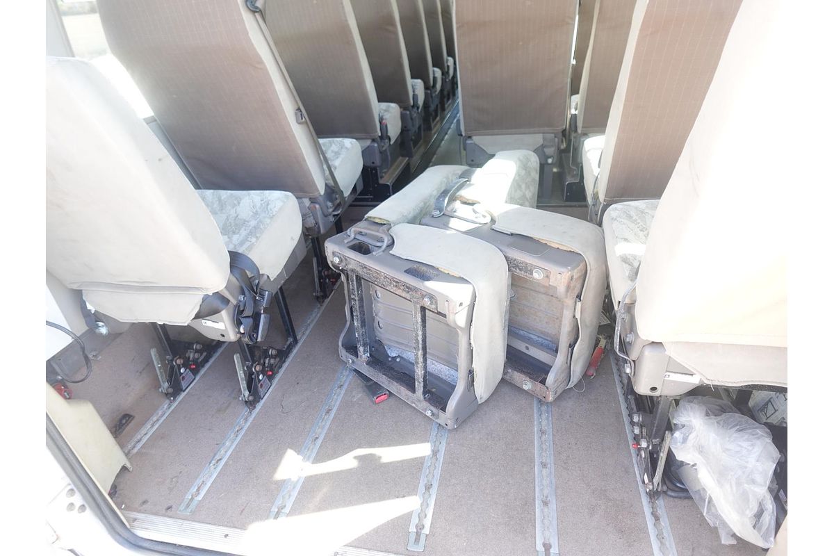 2002 Mitsubishi ROSA BUS BE649 Base