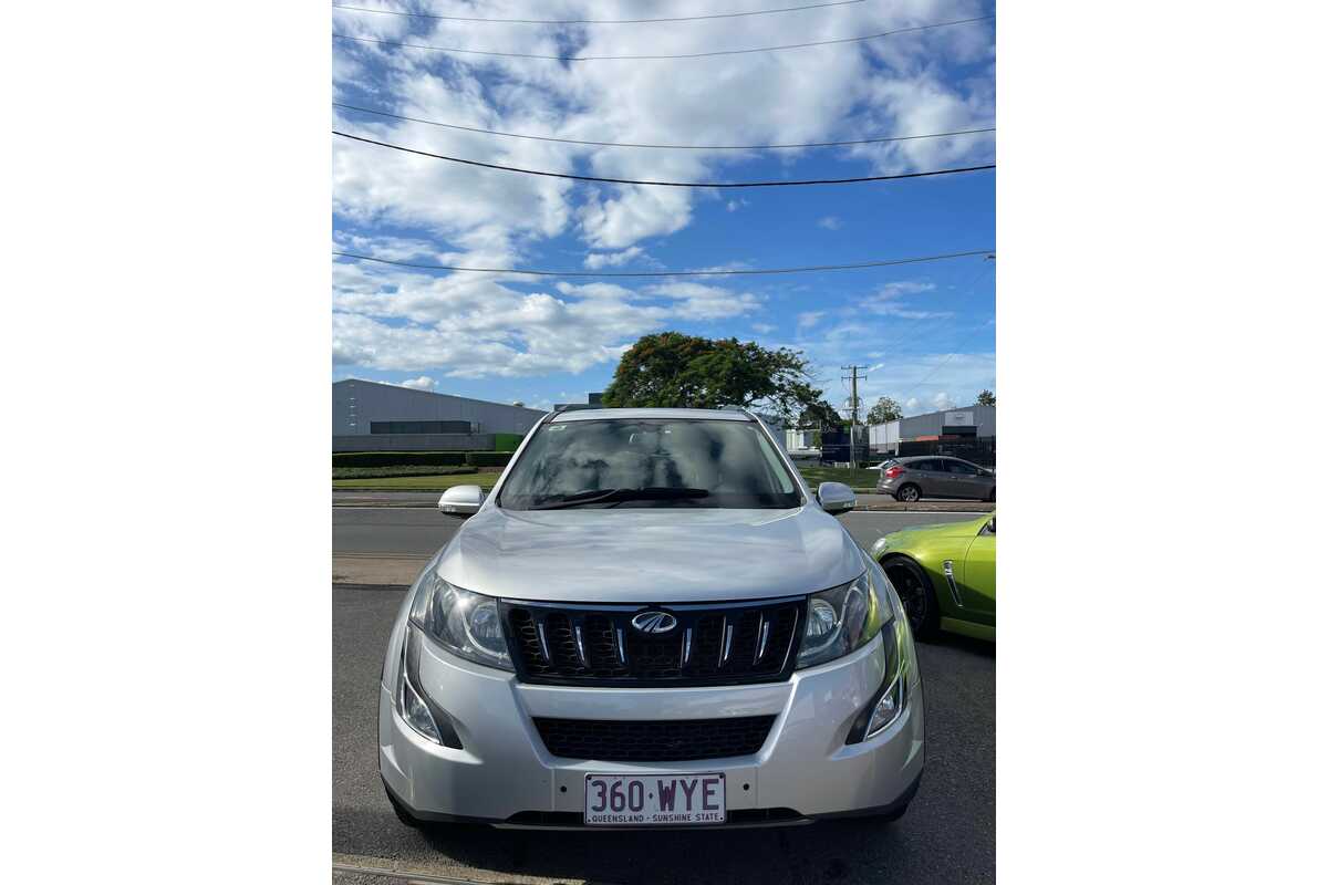 2016 Mahindra XUV500 W8