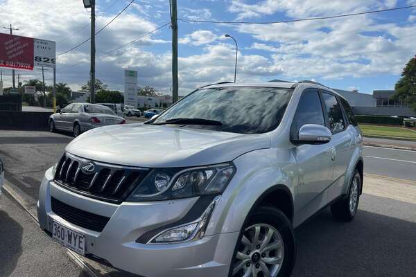 2016 Mahindra XUV500 W8