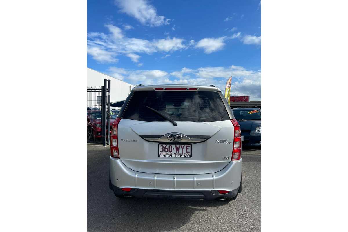 2016 Mahindra XUV500 W8