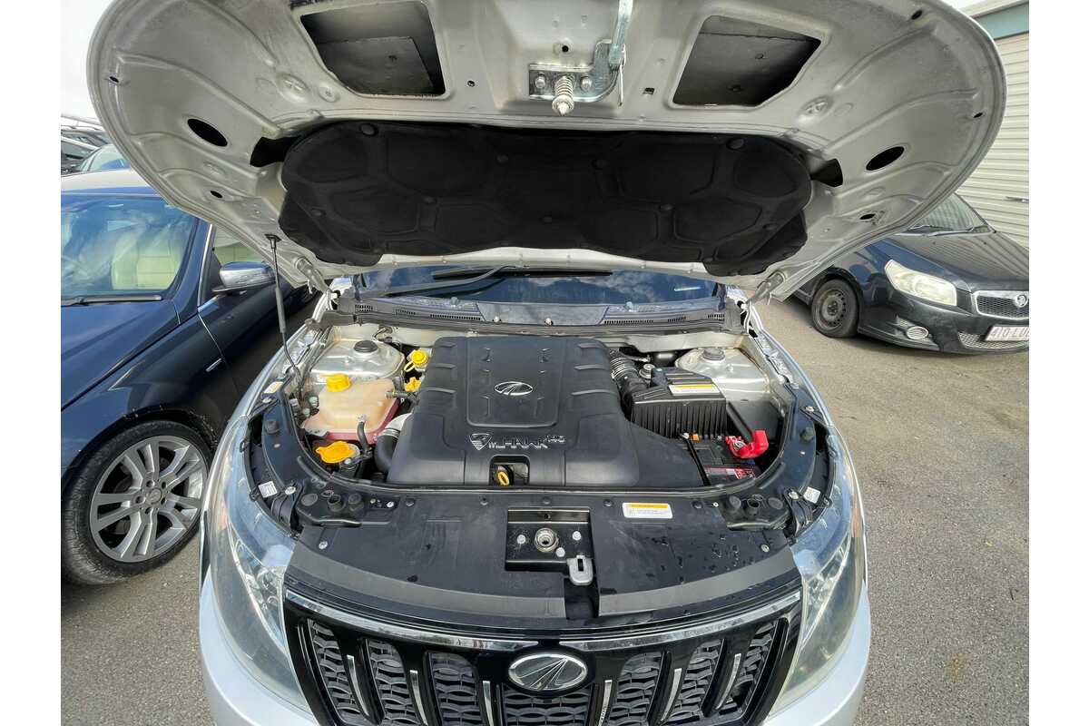 2016 Mahindra XUV500 W8