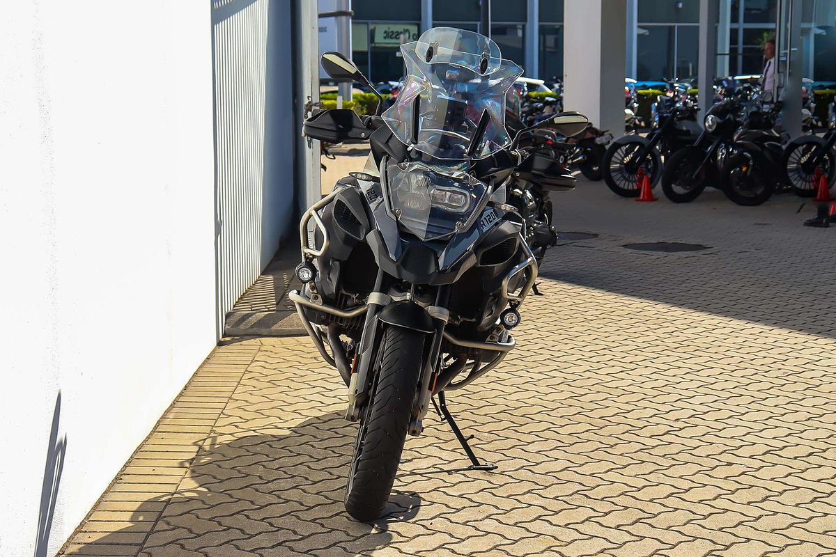 2015 BMW R SERIES