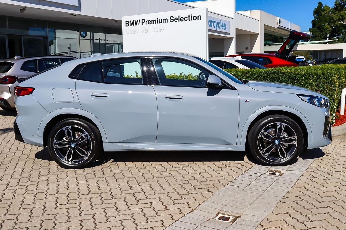 2024 BMW iX2 eDrive20 M Sport U10