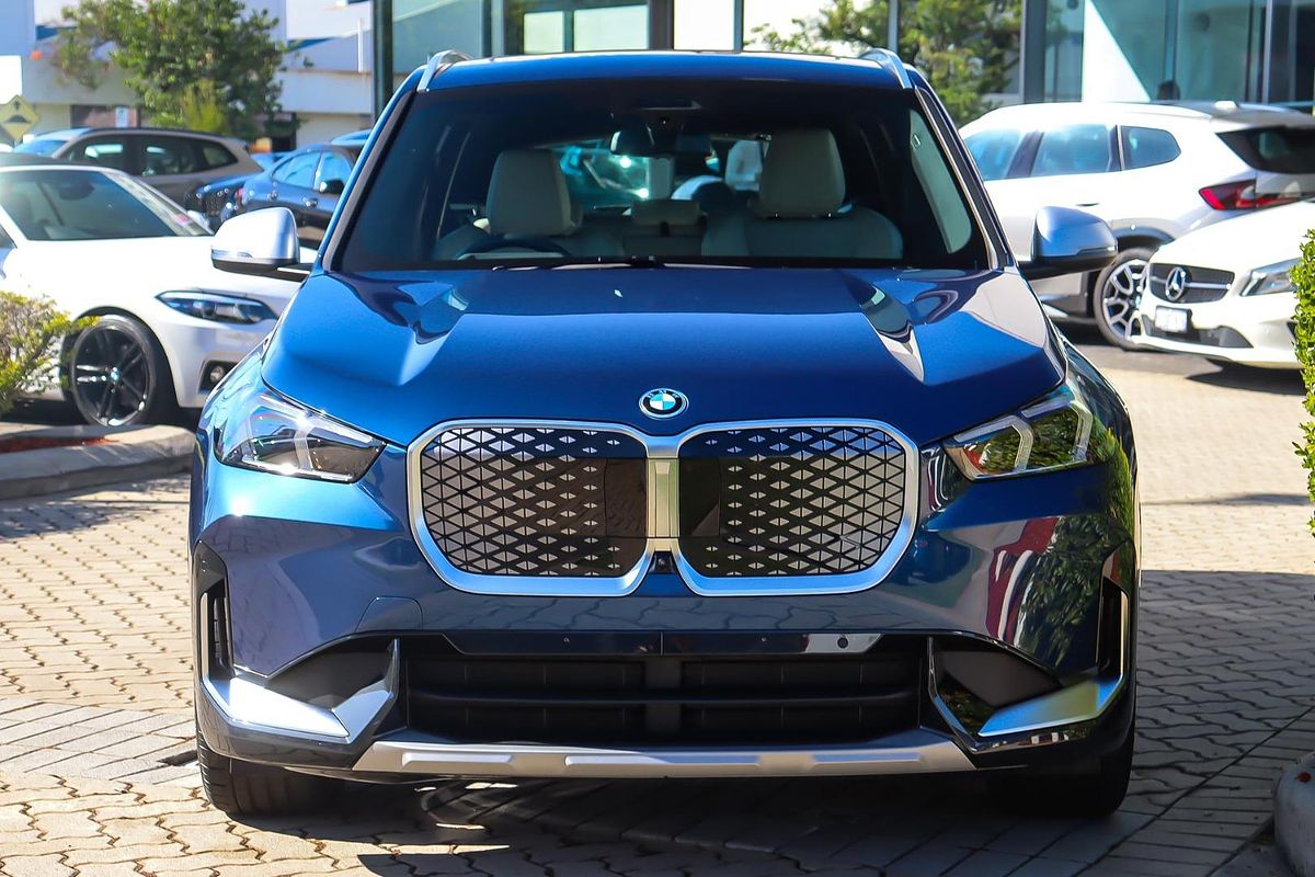 2024 BMW iX1 eDrive20 xLine U11