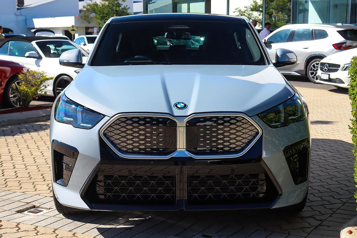 2024 BMW iX2 eDrive20 M Sport U10